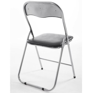 Silla Plegable VINSON. Muy práctica y funcional con estructura metálica gris y tapizada en piel color negro