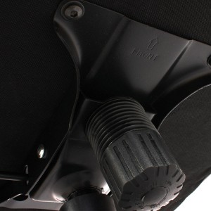 Silla de oficina GUAZA, en piel negra acolchada, basculante