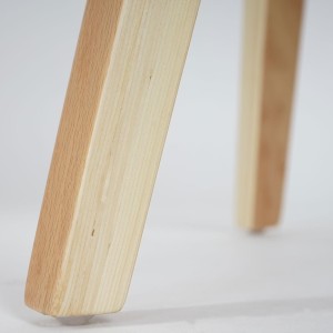 Lote 2 sillas confidente DUSTY, cuidado diseño con patas en madera de haya, en piel negra