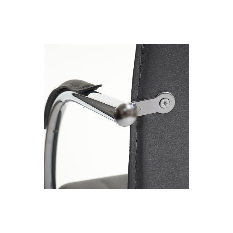 Lote de 2 sillas de confidente ZEUS, estructura metálica y tapizadas en piel sintética de gran calidad