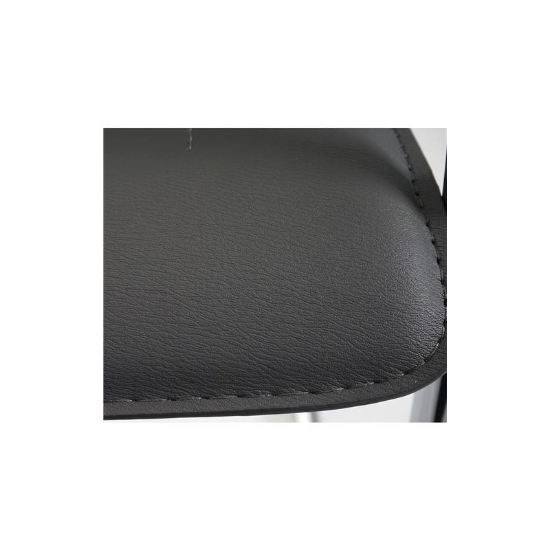 Lote de 2 sillas de confidente ZEUS, estructura metálica y tapizadas en piel sintética de gran calidad