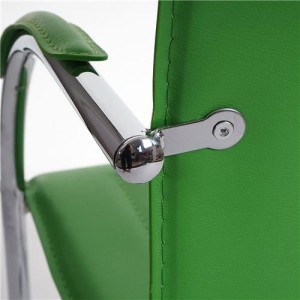 Lote de 2 sillas de confidente ZEUS, estructura metálica y tapizadas en piel sintética de gran calidad