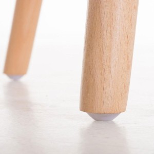 Silla de confidente NIEBLA, cuidado diseño con patas en madera tapizada en tela color negro