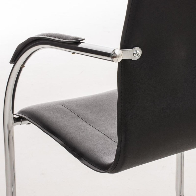 Sillas de confidente FLAP, estructura metálica y elegante diseño en piel color negro