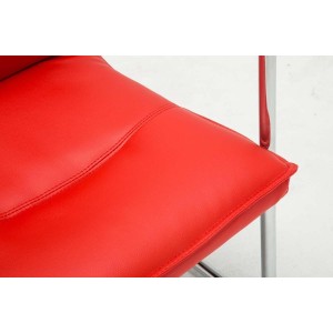 Silla de confidente GOLIAT, estructura metálica, gran acolchado y elegante diseño en piel color negro