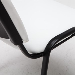 Silla de confidente MOBY PIEL negro, patas negras