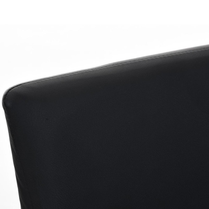 Silla de confidente PIRU, moderno y elegante diseño con estructura metálica y tapizada en piel color negro