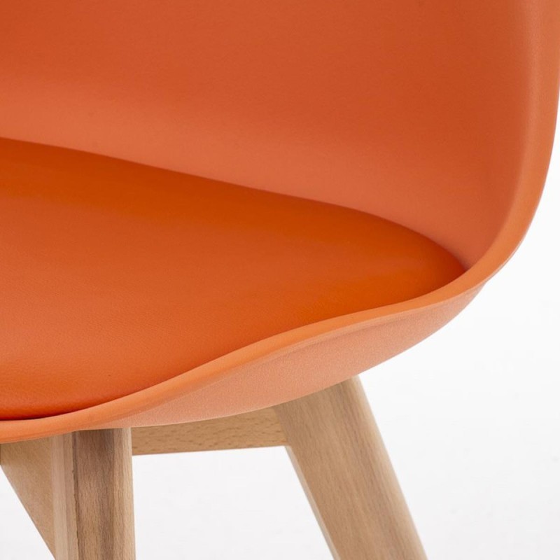 Silla de Diseño / Confidente BOSFORO, exclusivo diseño con patas claras en piel color negro