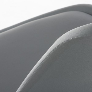 Silla de Diseño / Confidente BOSFORO, exclusivo diseño con patas blancas en piel color negro