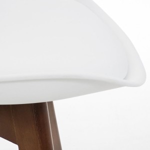 Silla de Diseño / Confidente BOSFORO, exclusivo diseño con patas en nogal en piel color negro