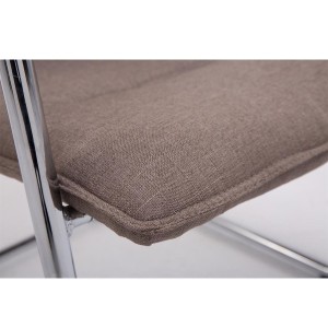 Silla de confidente GOLIAT TELA, estructura metálica, gran acolchado y elegante diseño en tela color negro