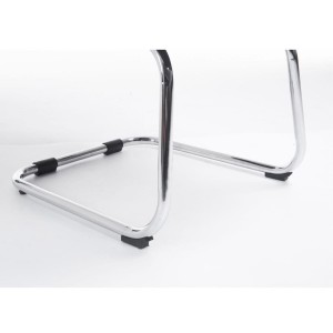 Silla de confidente DENVER, estructura metálica, en piel color negro