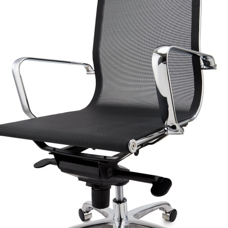 Silla de oficina DOMI, estructura cromada, en malla negra 2