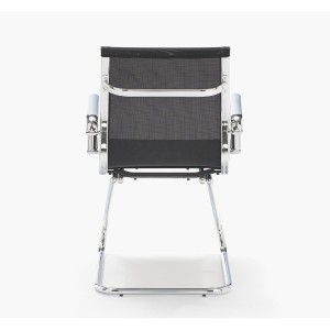 Silla de confidente DOMI, estructura cromada, en malla negra