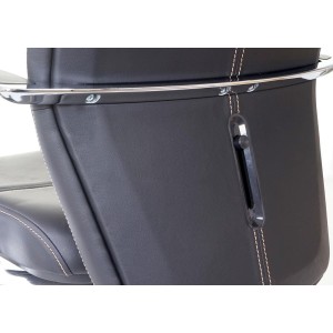 Sillón de oficina PINAT en piel natural negra