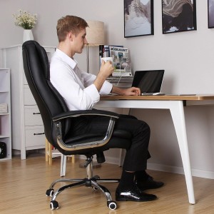 Sillón de oficina DUQUE, gran acolchado, en piel negra