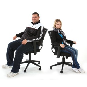 Silla de oficina XXL TENOYA BASE (Reposabrazos) gran acolchado, en malla negra