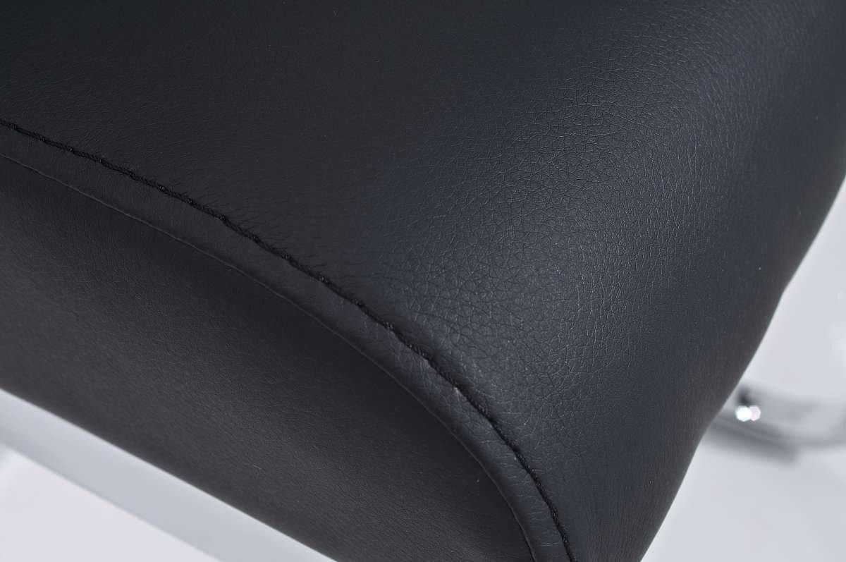 Silla de Confidente AISA, en metal cromado, asiento y respaldo acolchados, en Piel color Negro