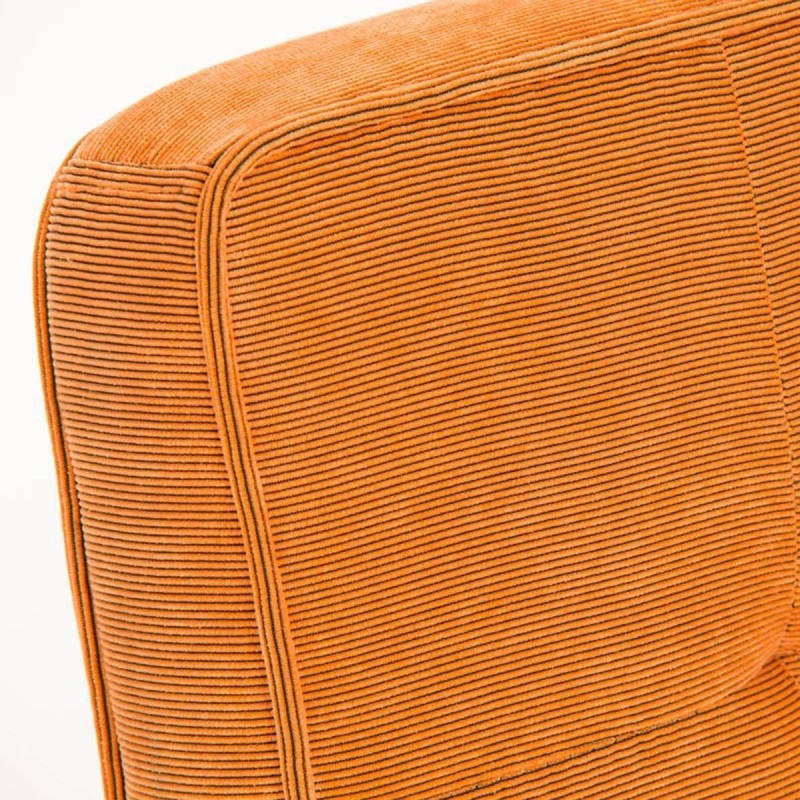 Silla de confidente CHIVO TELA, estructura metálica, gran acolchado y diseño retro con capitoné en tela color naranja