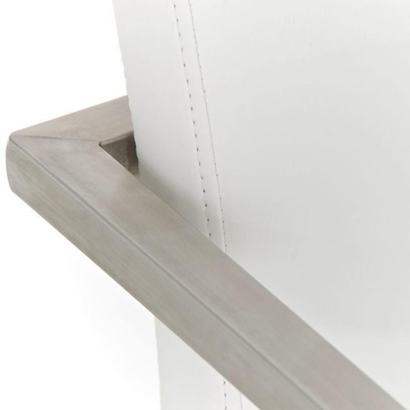 Silla de confidente OWEN. Exclusivo y moderno diseño con estructura en acero inoxidable y tapizada en piel negra