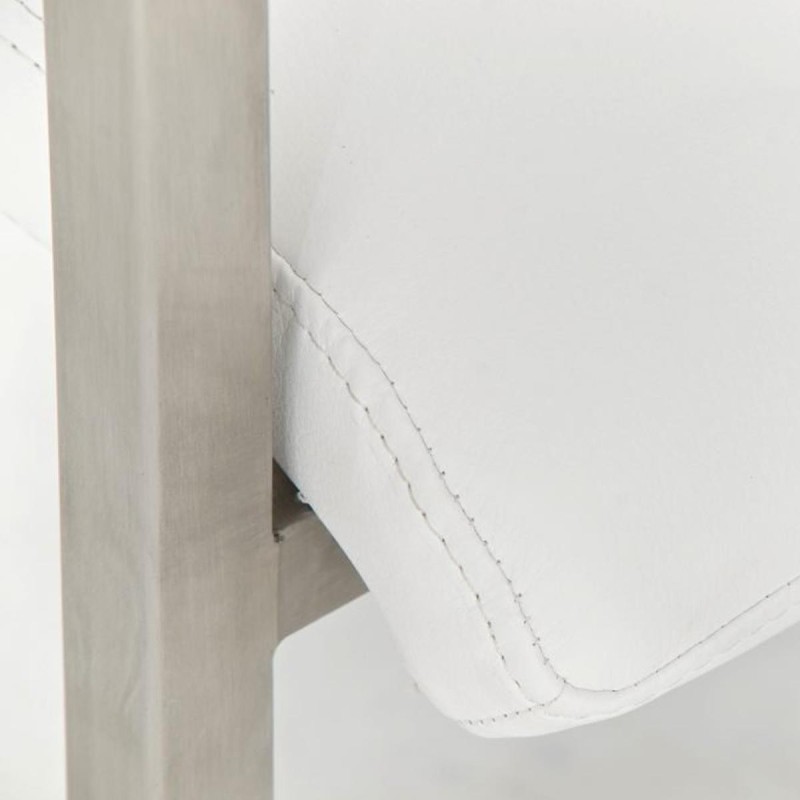 Silla de confidente OWEN. Exclusivo y moderno diseño con estructura en acero inoxidable y tapizada en piel negra