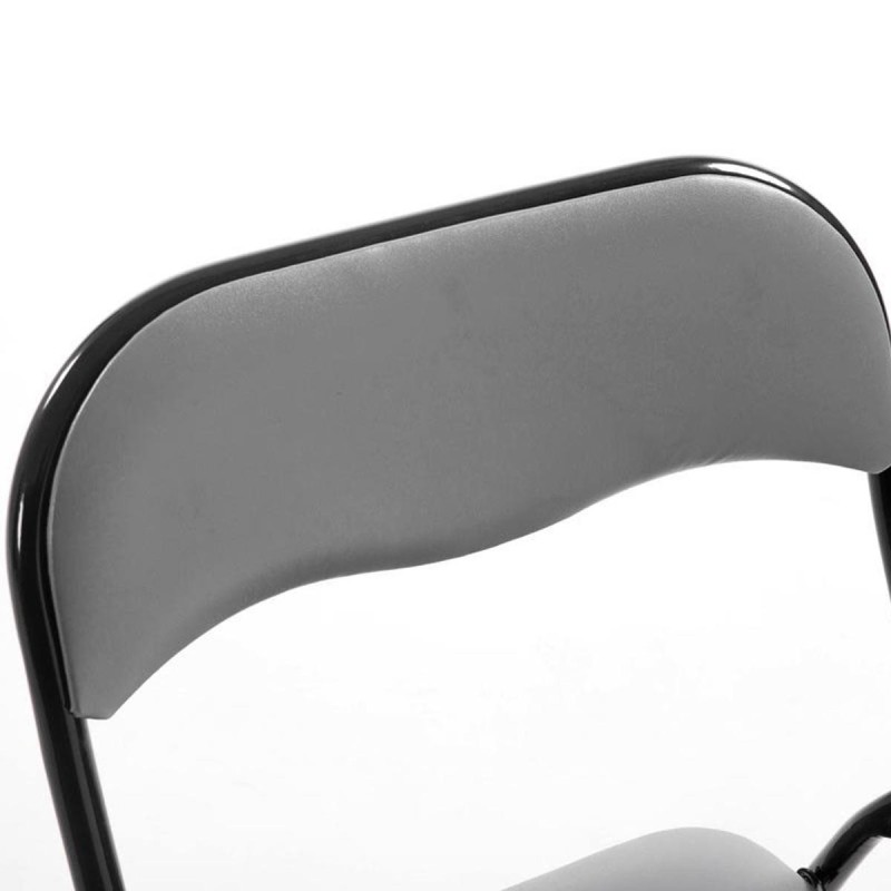 Silla Plegable VINSON. Muy práctica y funcional con estructura metálica negra y tapizada en piel color negro