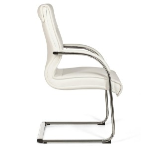 Silla de confidente ergonómica PINDO. Exclusivo diseño, estructura metálica y tapizada en piel color negro