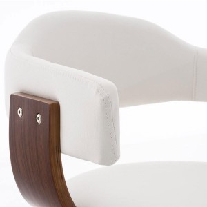 Silla de Diseño LABRA, gran acolchado, estructura en madera con base metálica, en piel negra