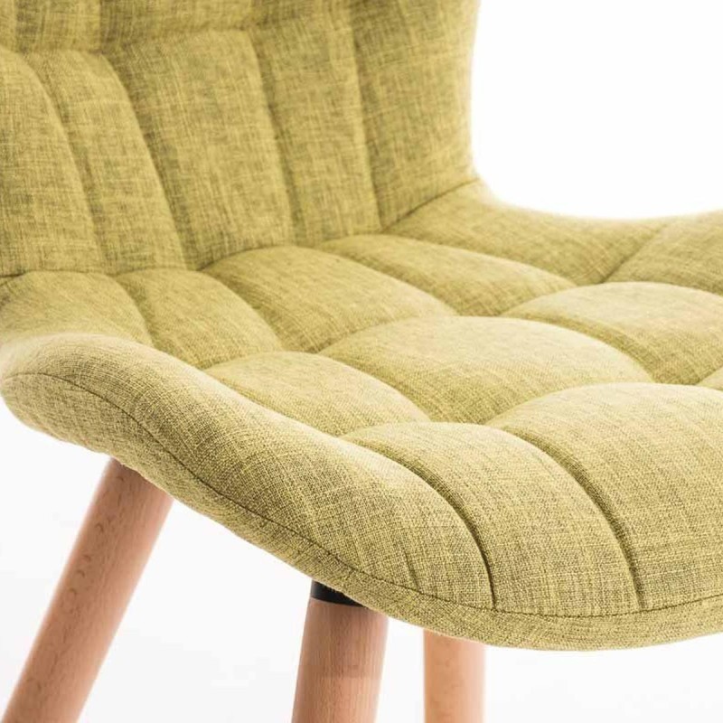 Silla de confidente ELGAR, precioso diseño con patas en madera. Gran acolchado con tapizado en capitoné en tela color negro