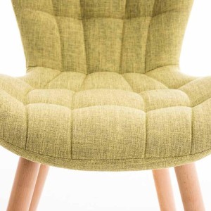 Silla de confidente ELGAR, precioso diseño con patas en madera. Gran acolchado con tapizado en capitoné en tela color negro