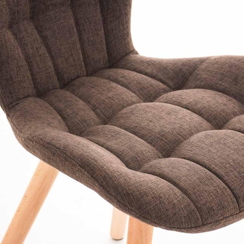 Silla de confidente ELGAR, precioso diseño con patas en madera. Gran acolchado con tapizado en capitoné en tela color negro