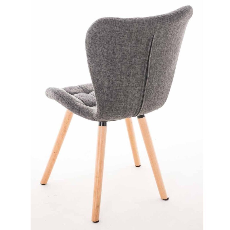 Silla de confidente ELGAR, precioso diseño con patas en madera. Gran acolchado con tapizado en capitoné en tela color negro