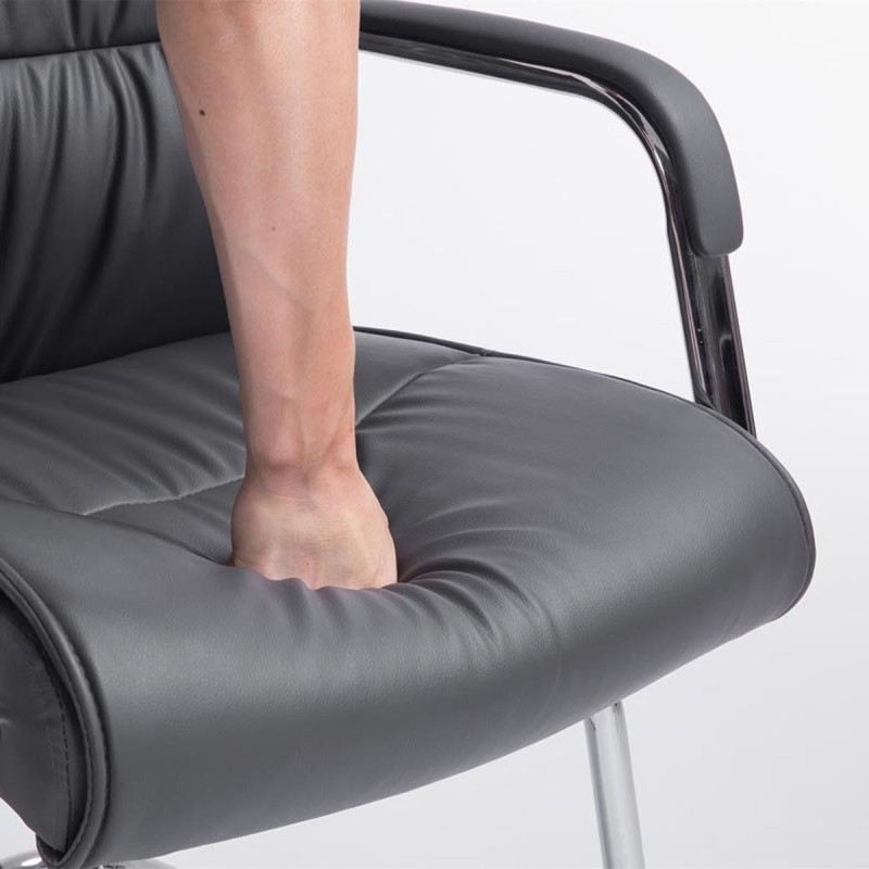 Silla de Confidente HIBERT, estructura metálica, gran acolchado en piel negro