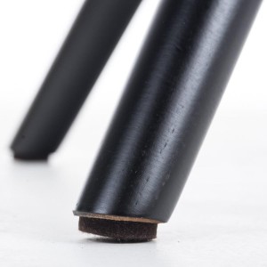 Silla de Diseño / Confidente BOSFORO, exclusivo diseño con patas oscuras en piel color negro