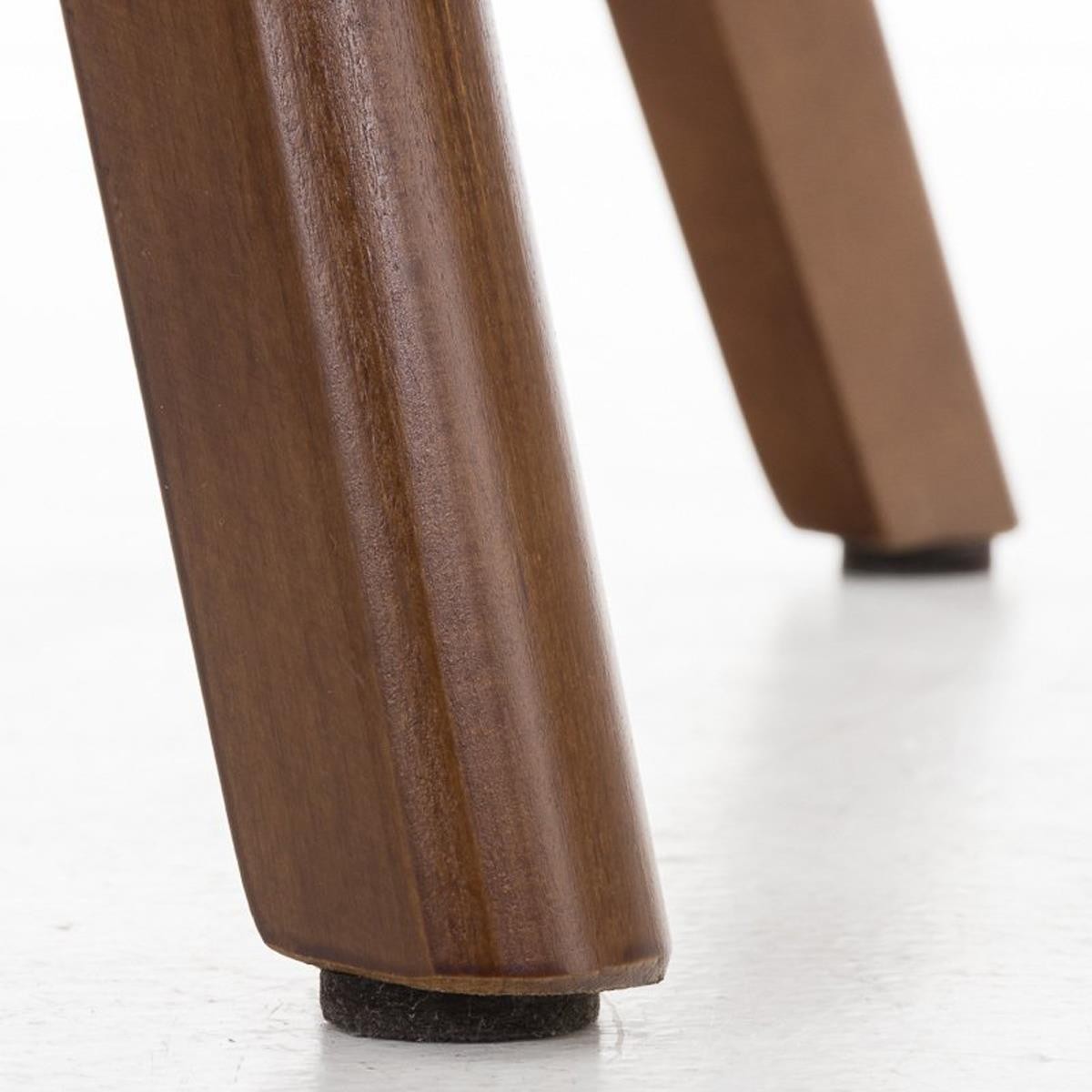 Silla de Diseño / Confidente BOSFORO, Patas de Madera en Nogal, Estructura en Plástico y Piel color Negro