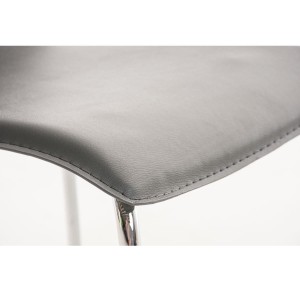 Silla de Confidente MIKI, tapizada en piel color negro