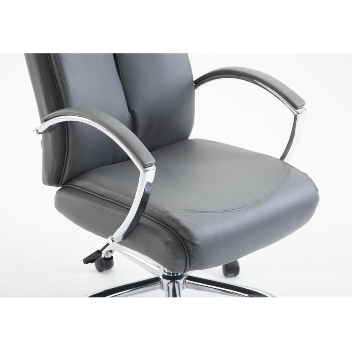 Silla de Oficina BAUDY, Grueso Acolchado, Base Metálica, Tapizada en Piel color Negro