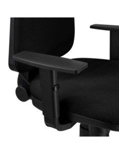 Silla de confidente ergonómica PINDO. Exclusivo diseño, estructura metálica y tapizada en piel color marrón