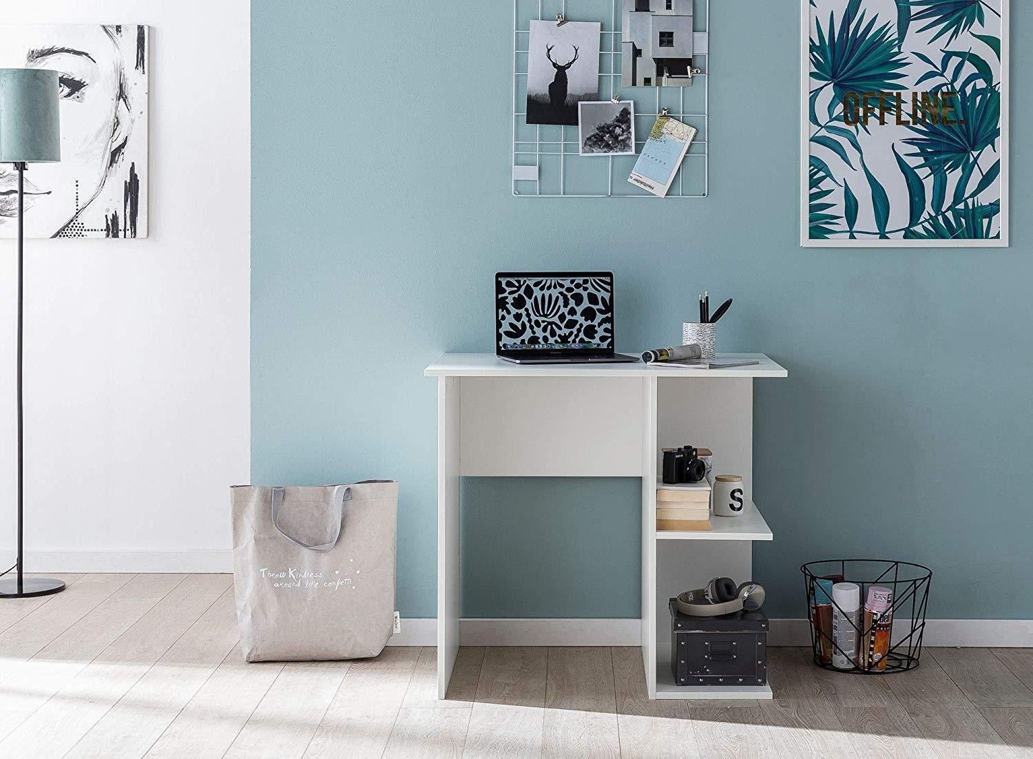 Mesa para Ordenador YASIRA, 82x60x76 cm, con Estantes, en Madera color Blanco