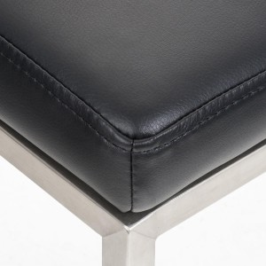 Silla de Confidente MILTON, Tapizada en Piel Color Negro