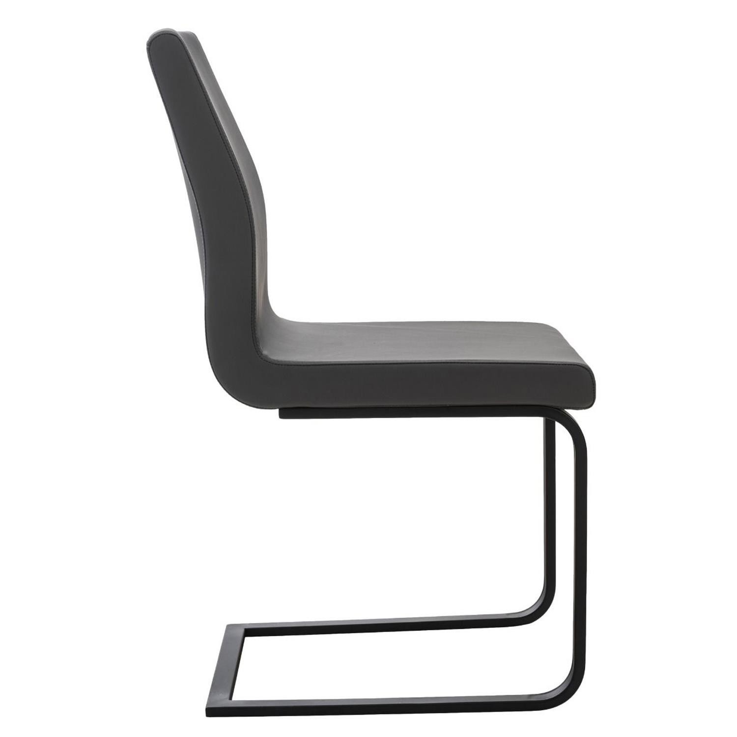 Silla de Confidente ELARA, Gran Acolchado, Tapizada en Piel color Negro
