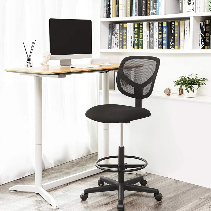 Silla de oficina MOKI, diseño moderno y funcional, en malla traspirable color negro