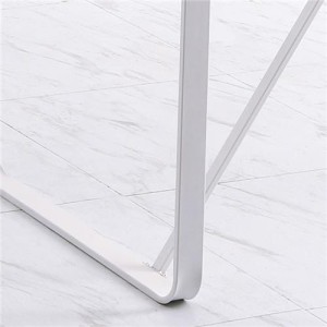 Mesa de oficina CHIMO, estructura metálica negra y superficie de cristal