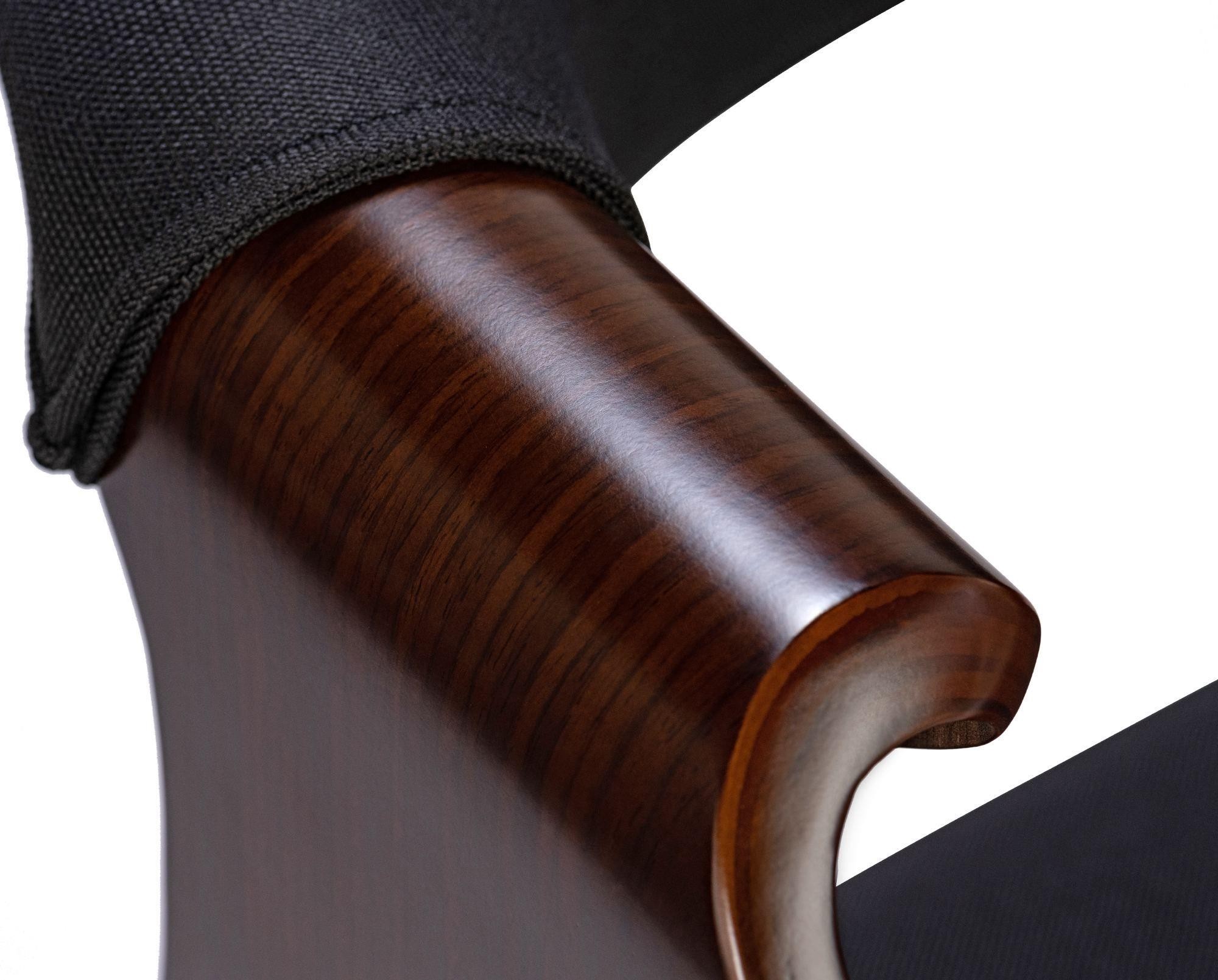 Silla de Confidente MARGOT, Diseño Exclusivo, Estructura en Madera, color Negro