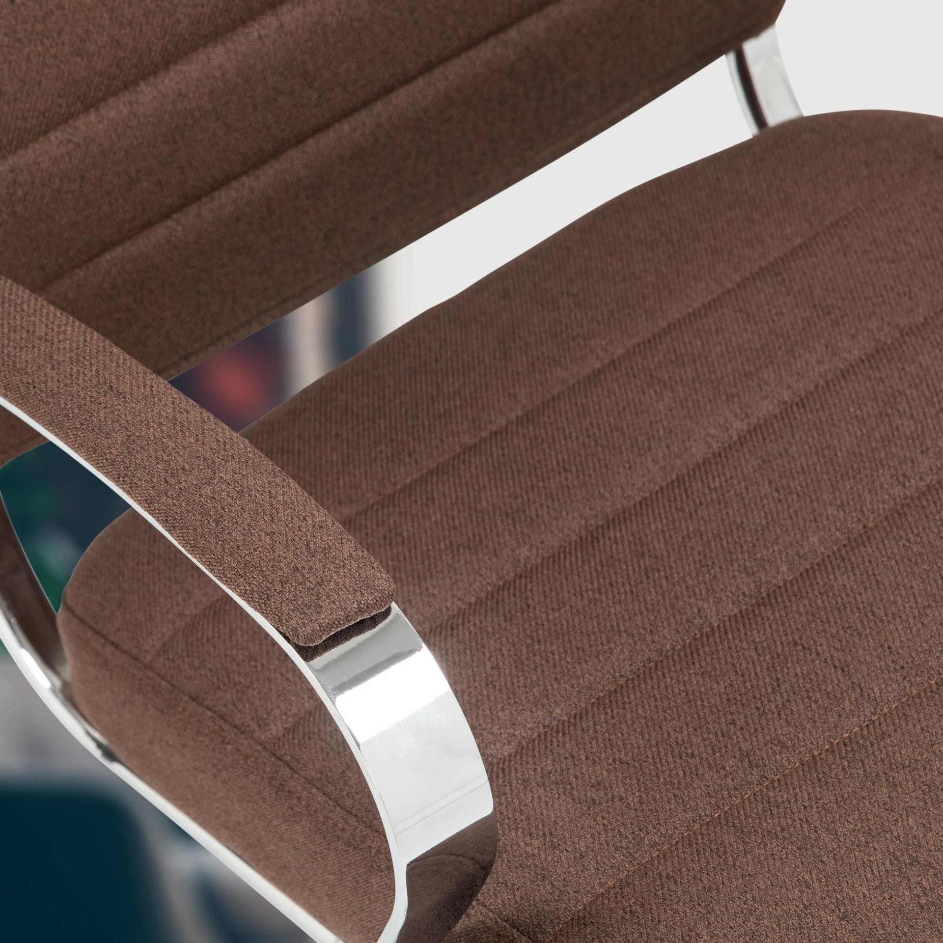 Silla de Oficina EVERY, Diseño Elegante, Estructura Metálica, en Tela color Marrón