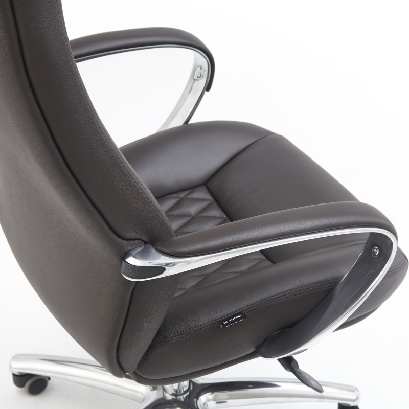 Sillón TINDAYA, diseño ergonómico homologado 8 horas y tapizado en piel natural color negro
