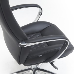 Sillón TINDAYA, diseño ergonómico homologado 8 horas y tapizado en piel natural color negro