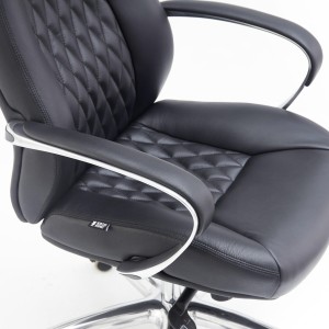 Sillón TINDAYA, diseño ergonómico homologado 8 horas y tapizado en piel natural color negro