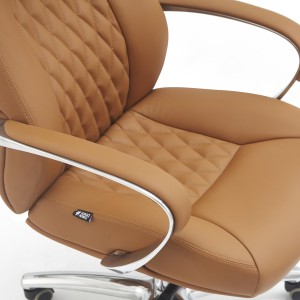 Sillón TINDAYA, diseño ergonómico homologado 8 horas y tapizado en piel natural color negro