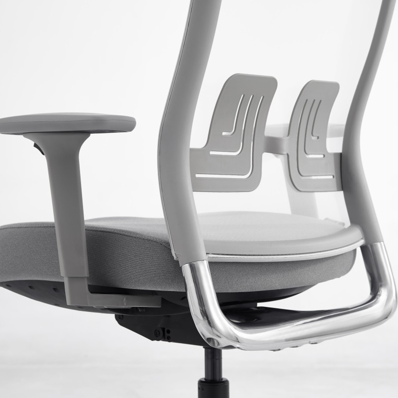Silla ergonómica EVORA, reposacabezas, detalles en aluminio, en malla color negro
